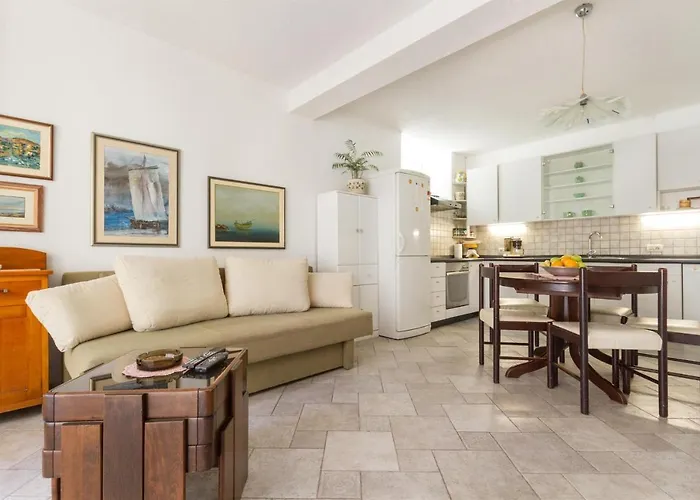 Apartments Varos